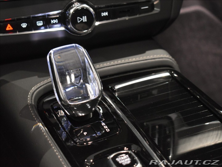 Volvo V90 2,0 Plus Dark T6 Plug-in 2025