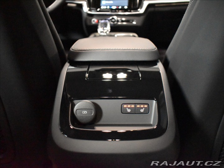 Volvo V90 2,0 Plus Dark T6 Plug-in 2025