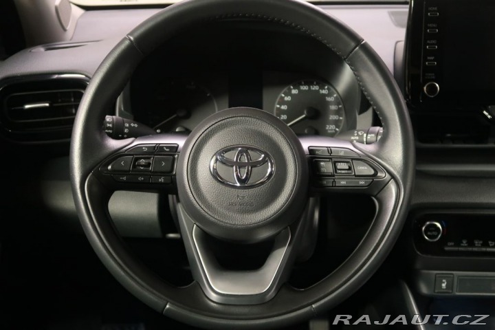 Toyota Yaris 1.5Hybrid,CZ,1Maj,Comfort 2022