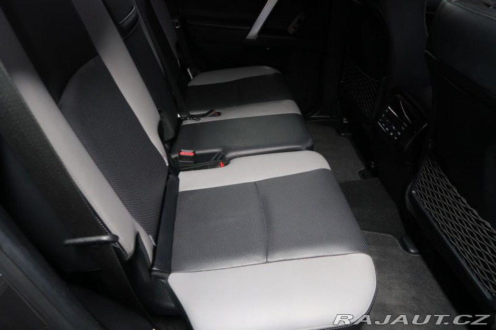 Toyota Land Cruiser 2.8D4D,CZ,1Maj,4x4,Execut 2023