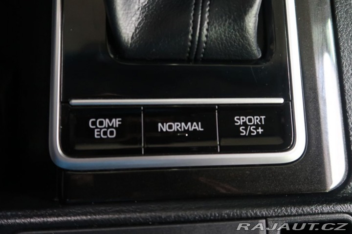 Toyota Land Cruiser 2.8D4D,CZ,1Maj,4x4,Execut 2023