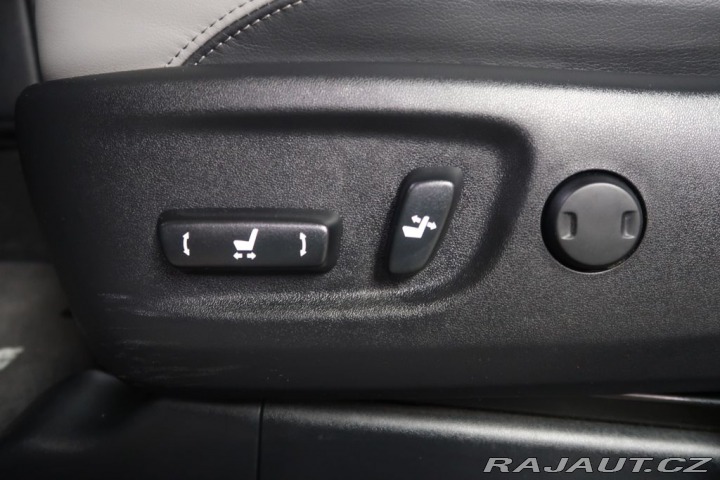 Toyota Land Cruiser 2.8D4D,CZ,1Maj,4x4,Execut 2023