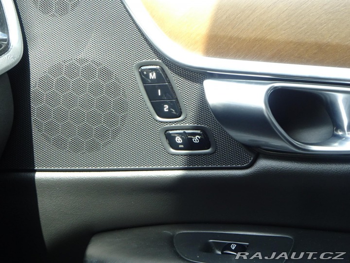 Volvo S90 D4 140kW Inscription ČR 2019
