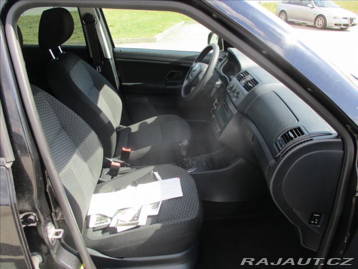 Škoda Fabia 1,4 63kW Ambiente Magic C 2011