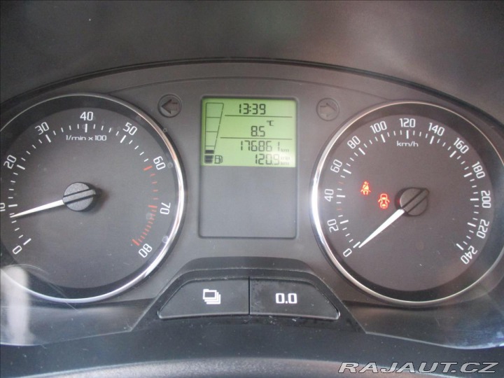 Škoda Fabia 1,4 63kW Ambiente Magic C 2011