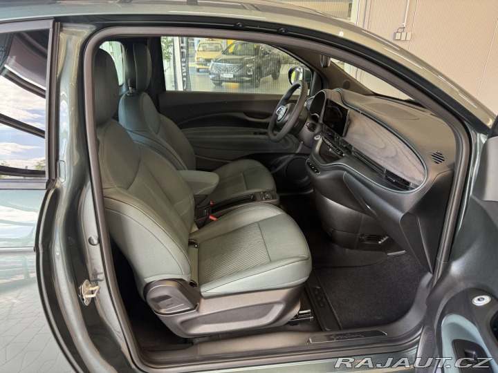 Fiat 500e Giorgio Armani Hatchback 2025