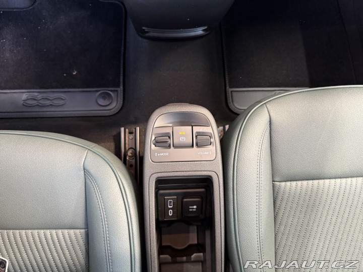 Fiat 500e Giorgio Armani Hatchback 2025