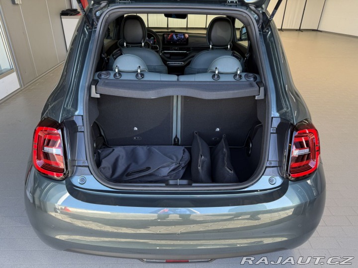 Fiat 500e Giorgio Armani Hatchback 2025