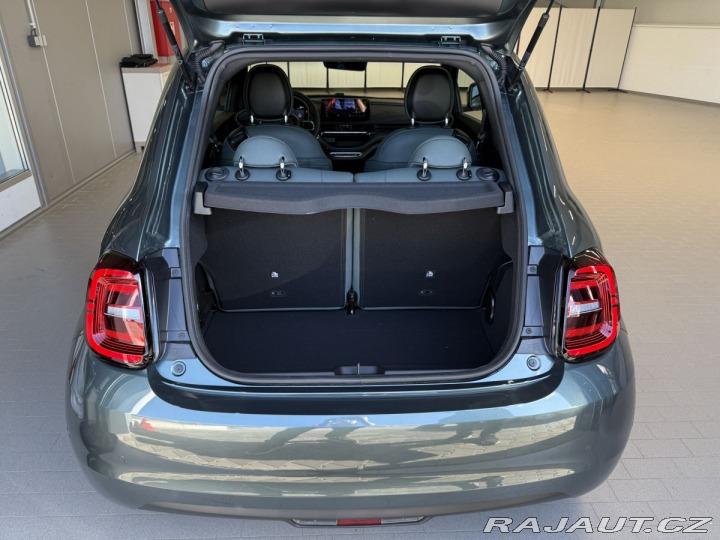 Fiat 500e Giorgio Armani Hatchback 2025