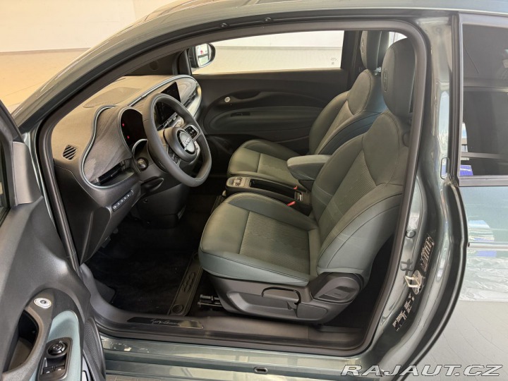 Fiat 500e Giorgio Armani Hatchback 2025