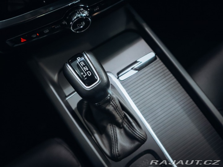 Volvo V60 D4 FWD Drive-E Momentum A 2018