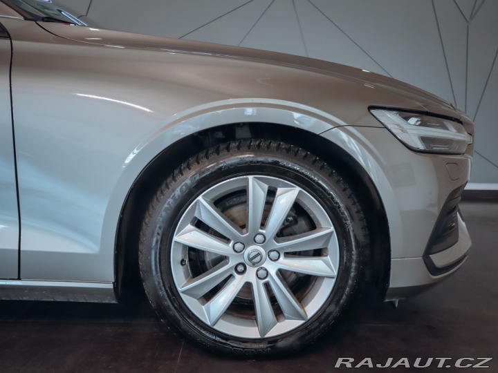 Volvo V60 D4 FWD Drive-E Momentum A 2018
