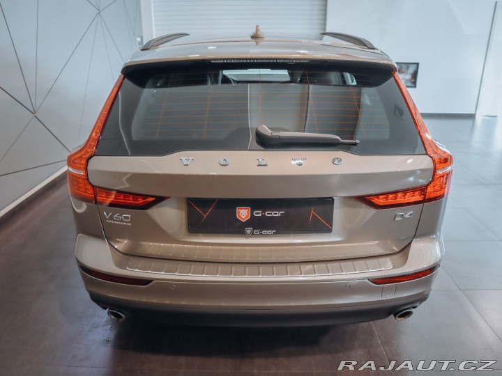 Volvo V60 D4 FWD Drive-E Momentum A 2018