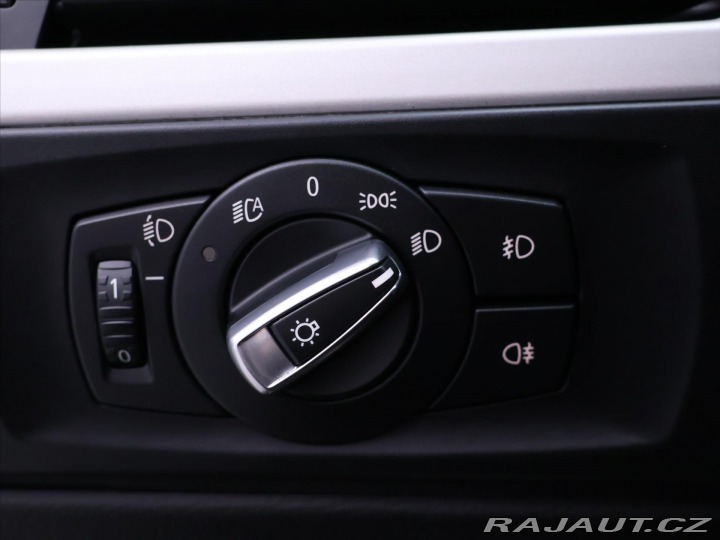 BMW 3 2,0 320d Aut. Navi Tempo 2012