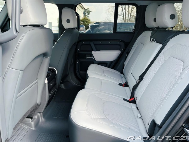 Land Rover Defender 3,0 110 X-Dynamic SE D250 2025