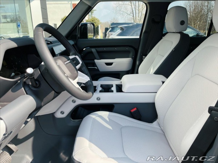 Land Rover Defender 3,0 110 X-Dynamic SE D250 2025