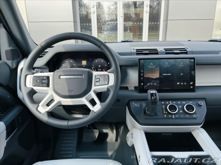 Land Rover Defender 3,0 110 X-Dynamic SE D250 2025