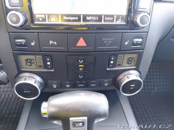 Volkswagen Touareg 3.0 TDI DSG 4 MOTION DPH 2009