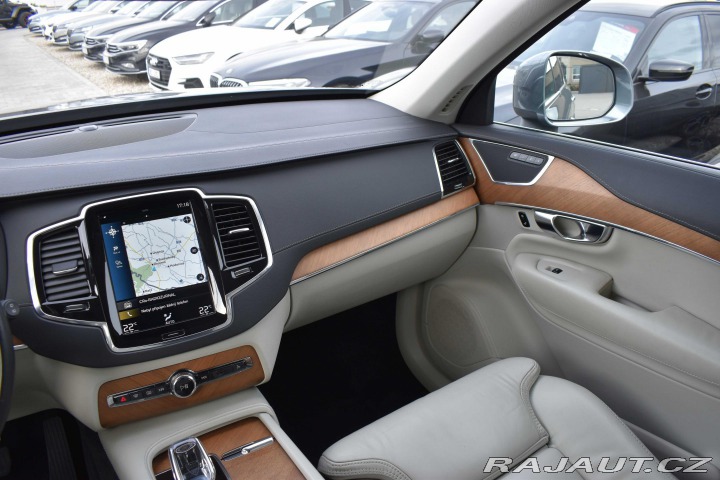 Volvo XC90 B5 AWD INSCRIPTION*7.MÍST 2020