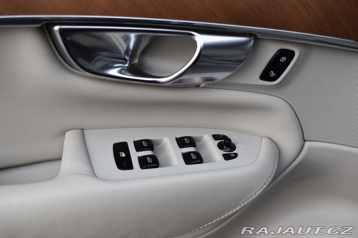 Volvo XC90 B5 AWD INSCRIPTION*7.MÍST 2020