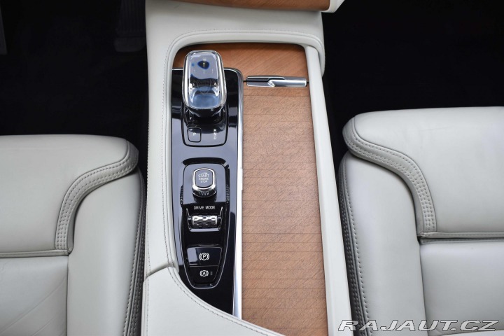 Volvo XC90 B5 AWD INSCRIPTION*7.MÍST 2020