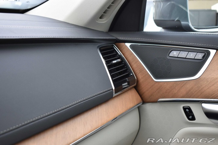 Volvo XC90 B5 AWD INSCRIPTION*7.MÍST 2020
