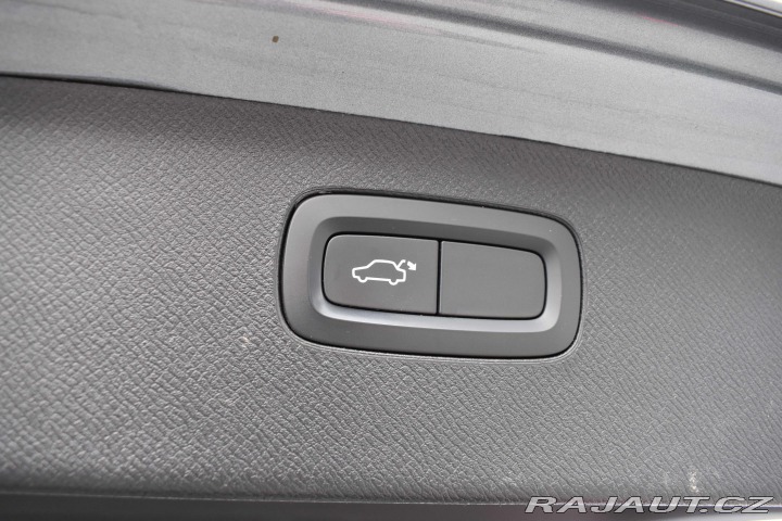 Volvo XC90 B5 AWD INSCRIPTION*7.MÍST 2020