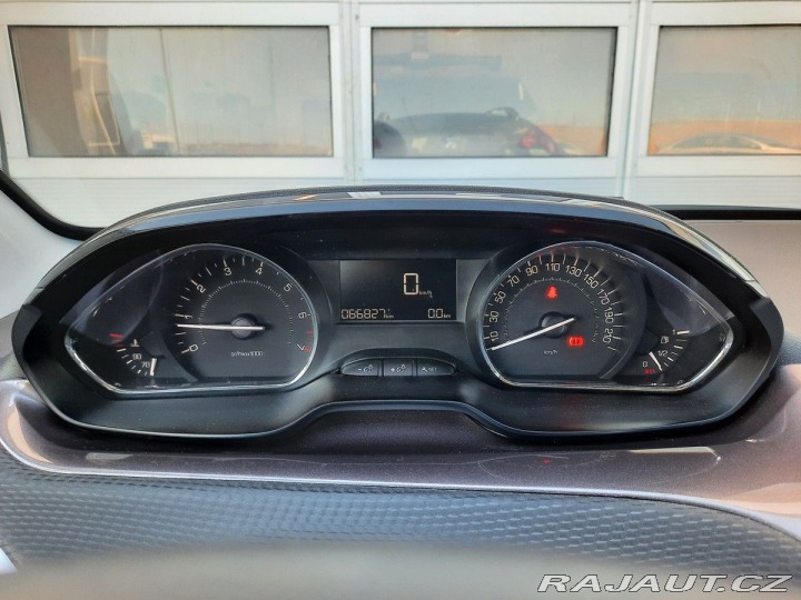 Peugeot 2008 ACTIVE 1,2 PT 82k M5 2015