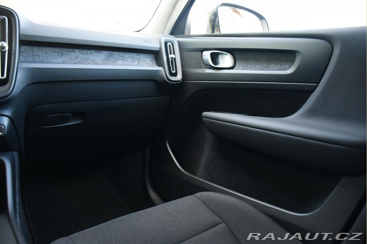 Volvo XC40 T3 PO SERVISE TAŽNÉ MANUÁ 2020