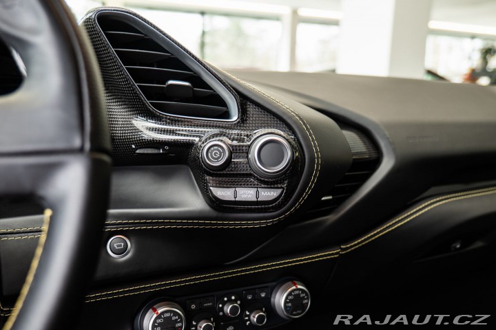 Ferrari 488 Lift/Carbon/GialloModena 2016