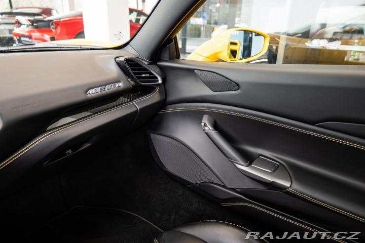 Ferrari 488 Lift/Carbon/GialloModena 2016