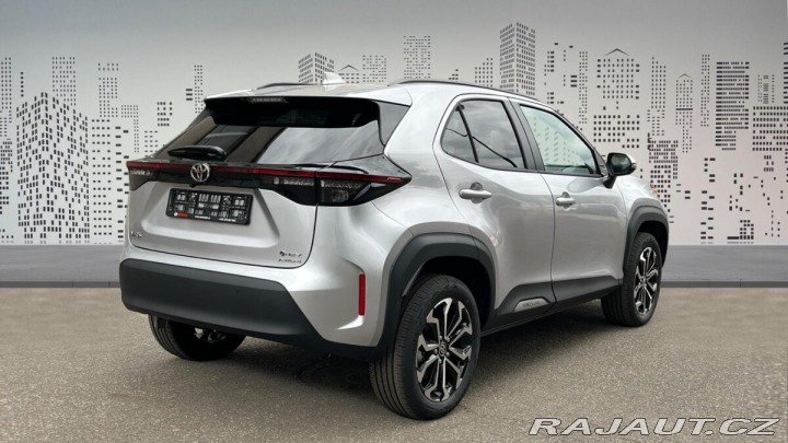 Toyota Yaris Cross 1,5 Hybrid e-CVT 4x4 130k 2025