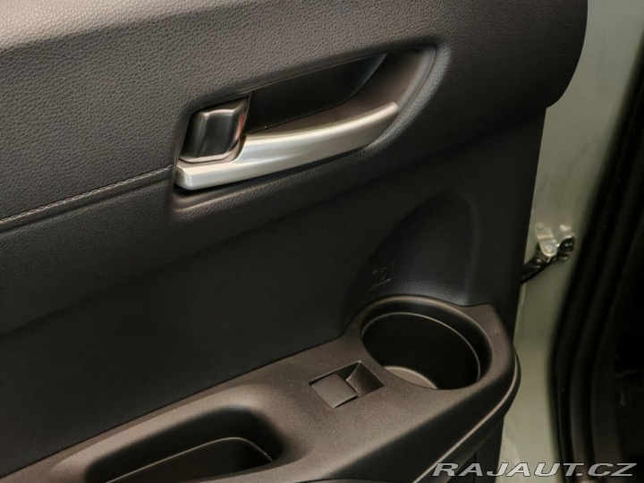 Toyota Corolla Cross 2,0 Hybrid e-CVT Style Te 2025