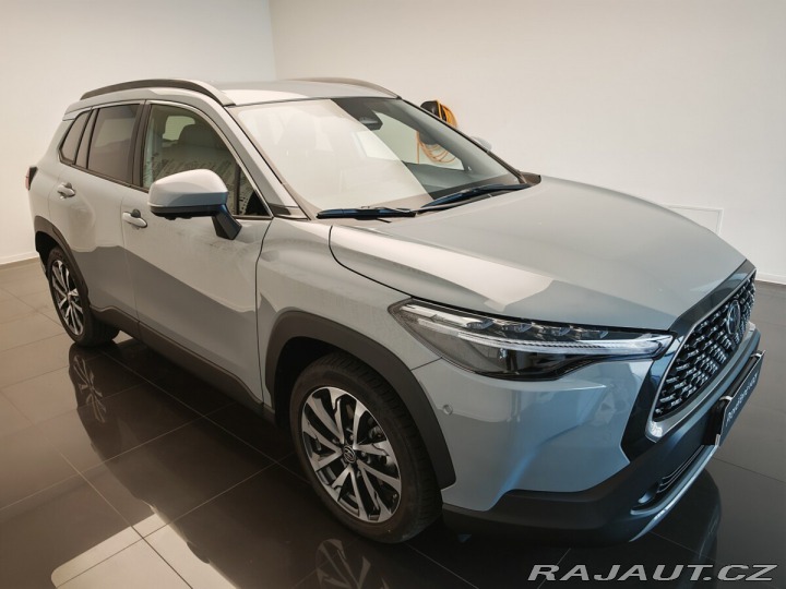 Toyota Corolla Cross 2,0 Hybrid e-CVT Executiv 2024