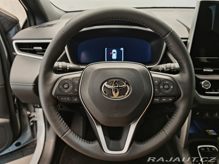 Toyota Corolla Cross 2,0 Hybrid e-CVT Executiv 2024