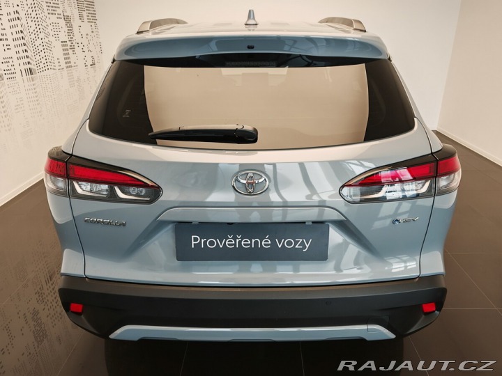 Toyota Corolla Cross 2,0 Hybrid e-CVT Executiv 2024