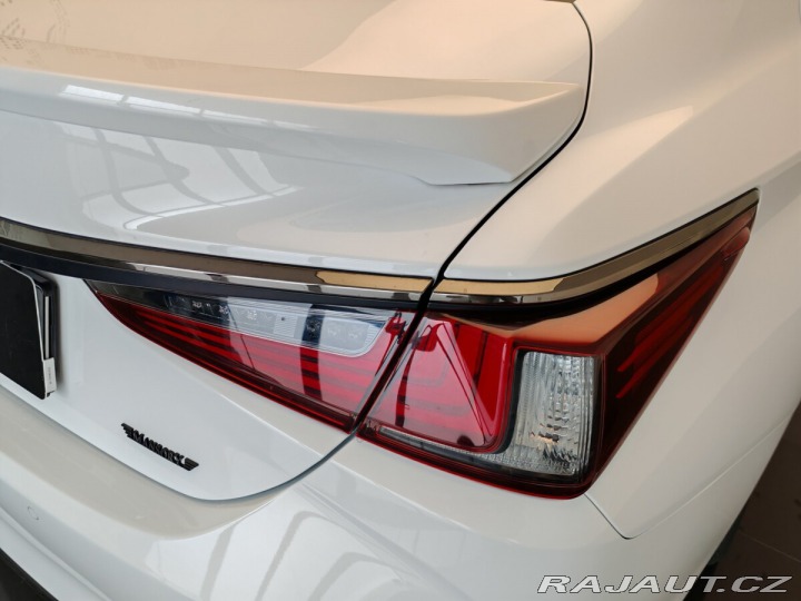 Lexus Ostatní modely ES 300h F sport 2019