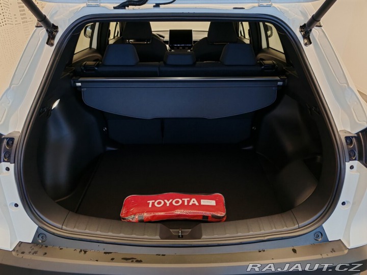 Toyota Corolla Cross 2,0 Hybrid e-CVT Style Te 2025