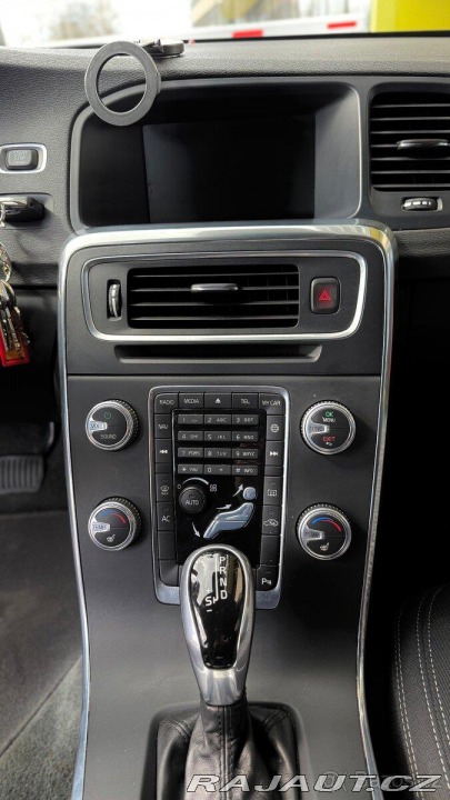 Volvo V60 D4 diesel, automat 2014