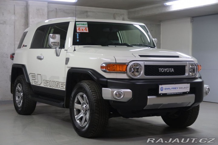 Toyota FJ 4.0VVT-i,V6,200kW,AT,4x4 2023