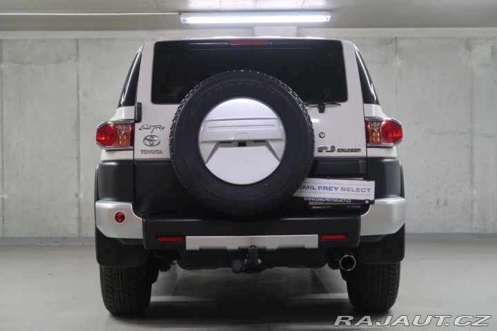 Toyota FJ 4.0VVT-i,V6,200kW,AT,4x4 2023