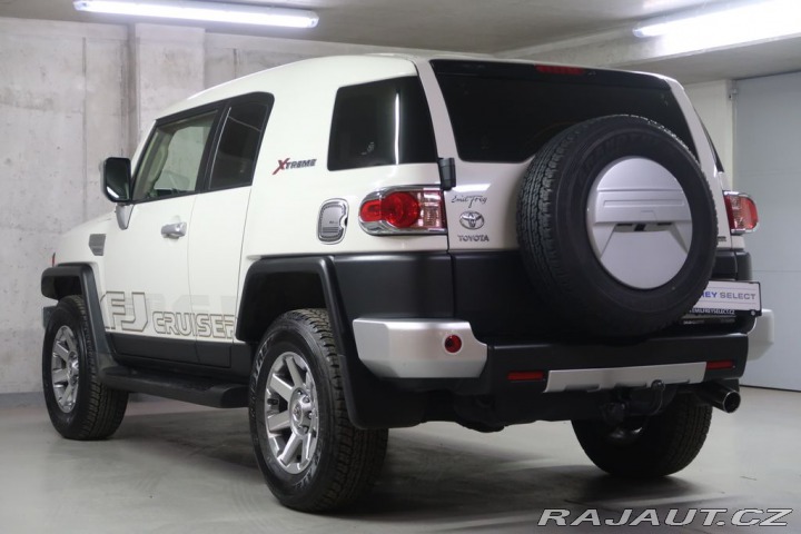 Toyota FJ 4.0VVT-i,V6,200kW,AT,4x4 2023