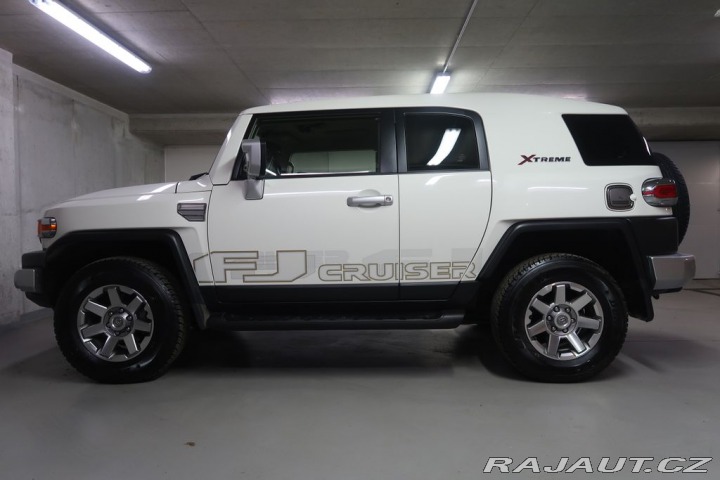 Toyota FJ 4.0VVT-i,V6,200kW,AT,4x4 2023