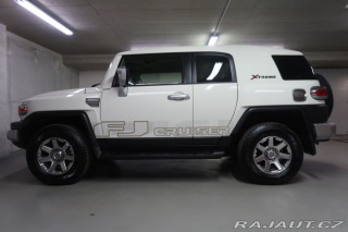 Toyota FJ 4.0VVT-i,V6,200kW,AT,4x4 2023