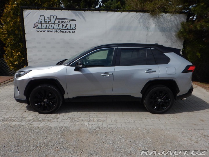 Toyota RAV4 2.5 HYBRID, ČR, 1. MAJ. 2023