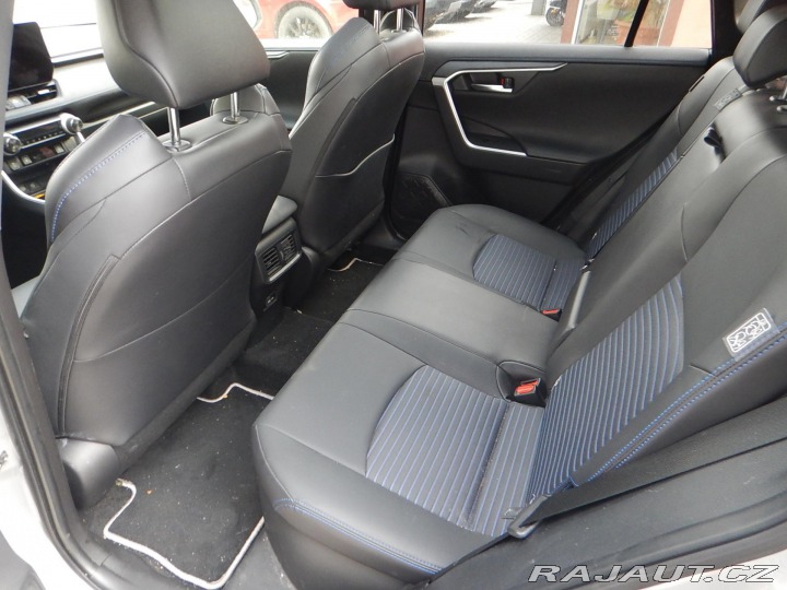 Toyota RAV4 2.5 HYBRID, ČR, 1. MAJ. 2023
