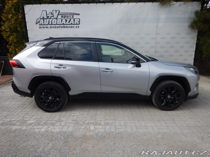 Toyota RAV4 2.5 HYBRID, ČR, 1. MAJ. 2023