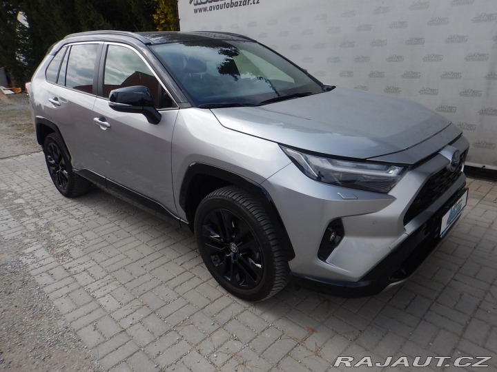 Toyota RAV4 2.5 HYBRID, ČR, 1. MAJ. 2023