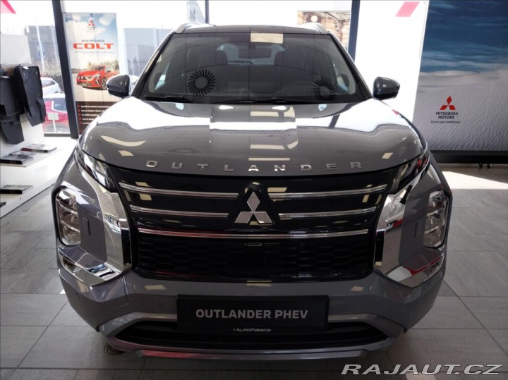 Mitsubishi Outlander 2.4 PHEV INSTYLE 2026