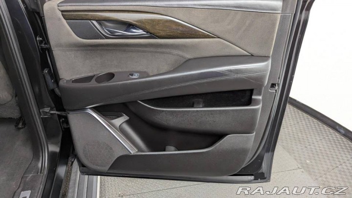 Cadillac Escalade ESV PLATINUM 4WD 2016